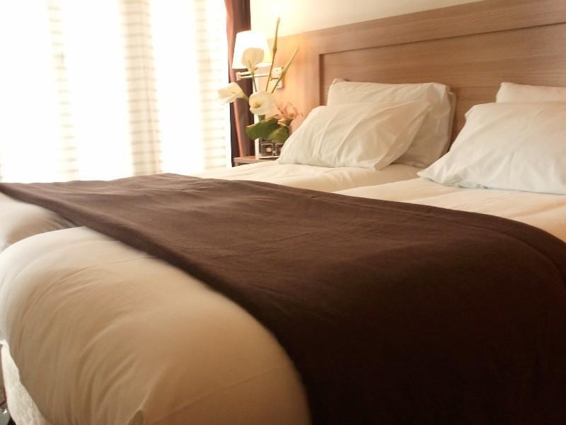 Hotel Boris V. By Happyculture Levallois-Perret Bilik gambar